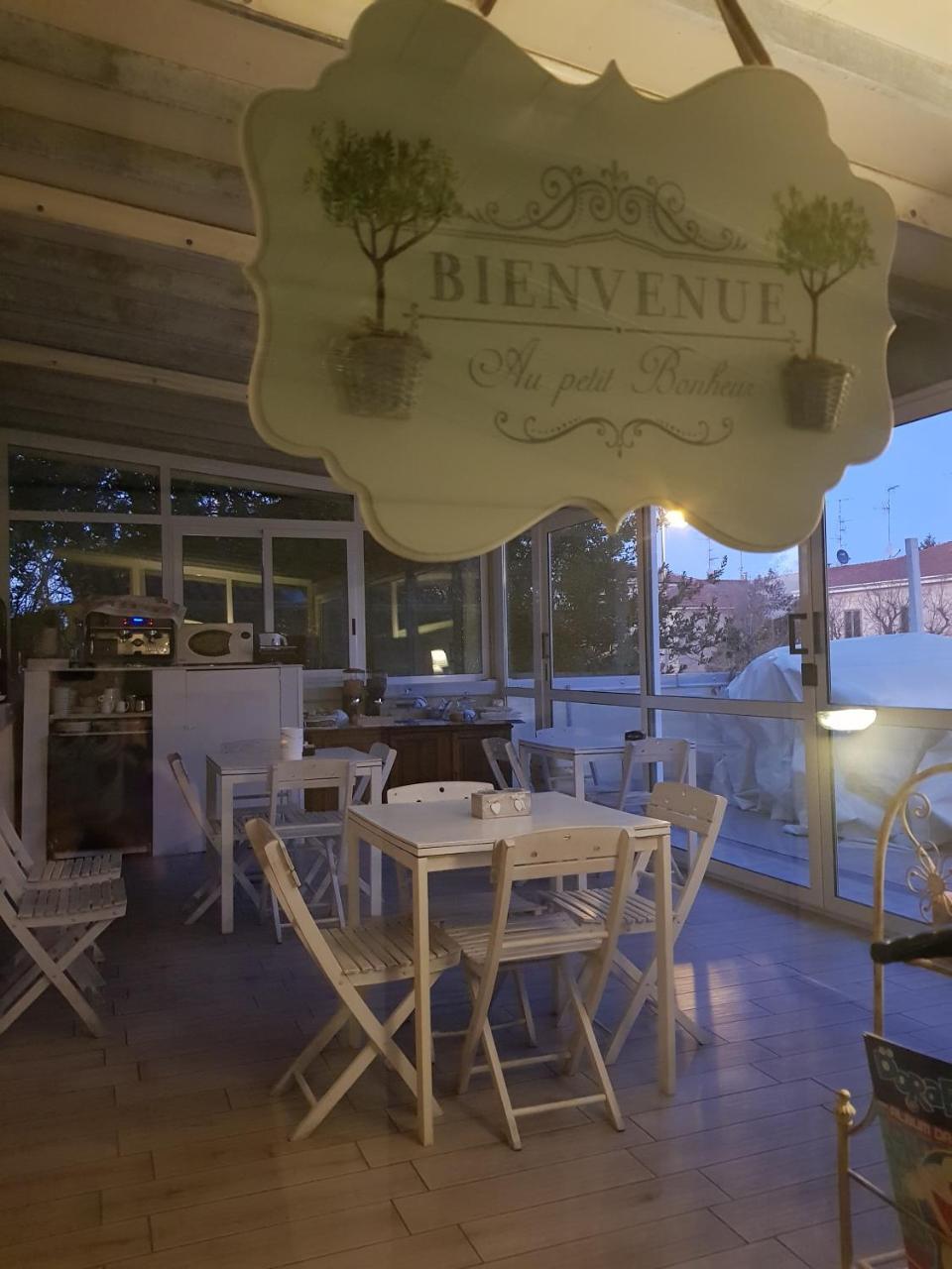 Luna City Ravenna Buitenkant foto
